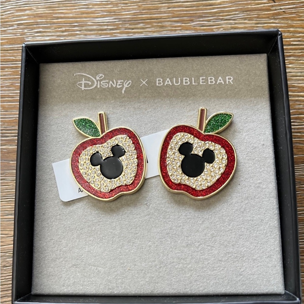 New with tags, Disney bubble bar, Apple with Mickey head earrings